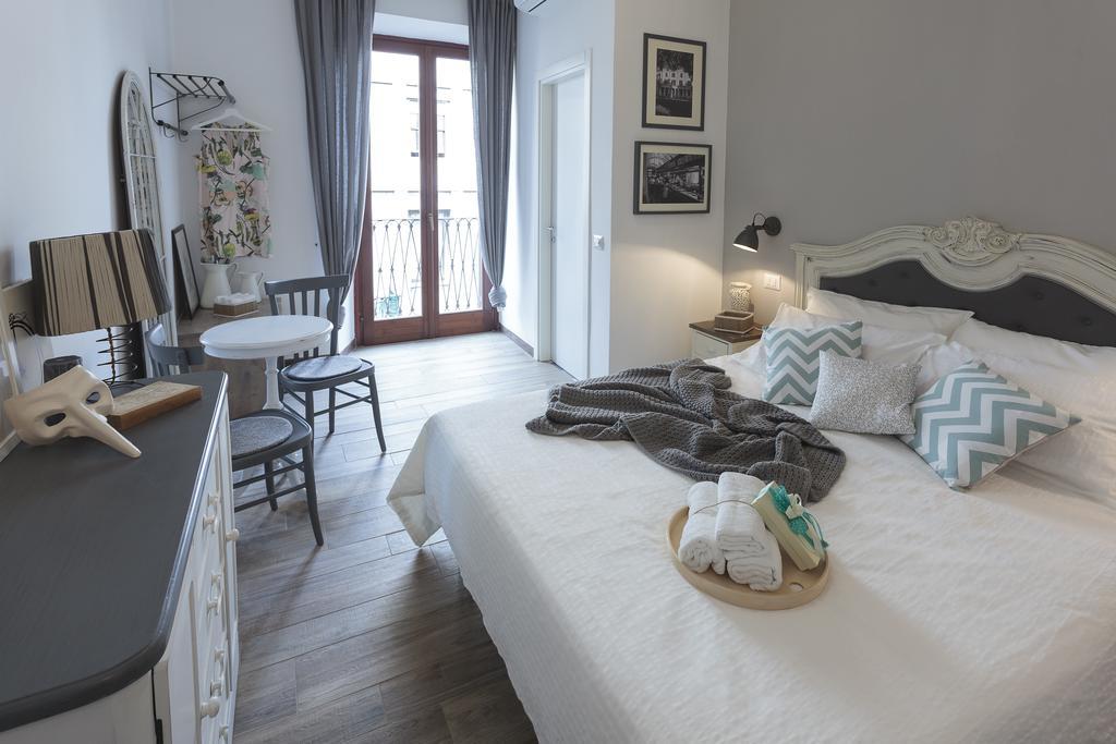 Maison Coquette Roma Rom bilde